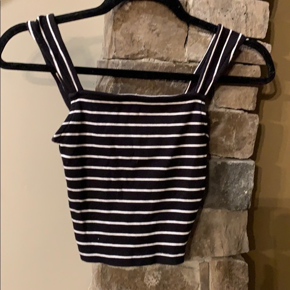 Forever 21 Tops - Forever 21 crop halter top